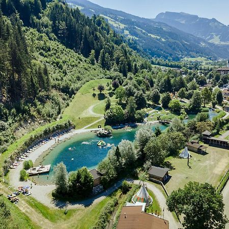 Chalet - Direkt am 5 Sterne Campingplatz Aufenfeld im Zillertal mit Hallenbad und Sauna Aschau Im Zillertal Exterior foto