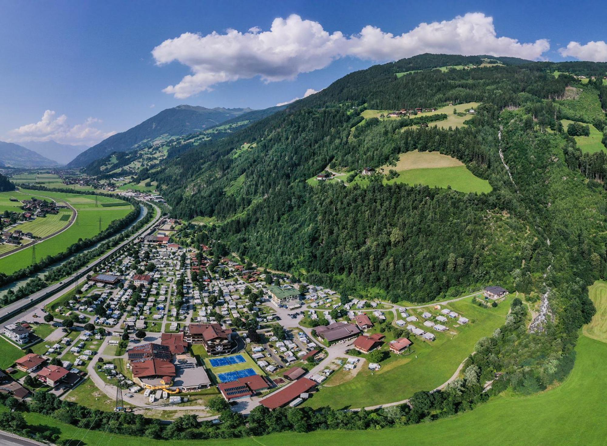 Chalet - Direkt am 5 Sterne Campingplatz Aufenfeld im Zillertal mit Hallenbad und Sauna Aschau Im Zillertal Exterior foto