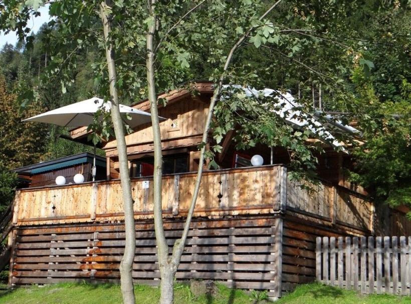 Chalet - Direkt am 5 Sterne Campingplatz Aufenfeld im Zillertal mit Hallenbad und Sauna Aschau Im Zillertal Exterior foto